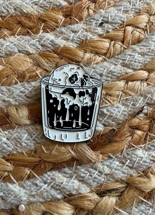 Pins gothique, état: Très bon état, 4,00 €, 4,90 € Protection acheteurs (Pro) incluse