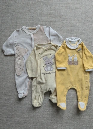Lot 3 pyjamas velours bébé mixte 1 mois – Gémo, In Extenso, Mayoral, marke: Gémo, zustand: Gut, größe: Bis zu 1 Monat / 50, 2,50 €, 3,33 € inklusive Vinted-Käuferschutz