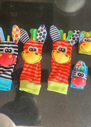 Chausette et bracelets hochet, état: Très bon état, taille: Taille unique, 8,00 €, 9,10 € Protection acheteurs incluse