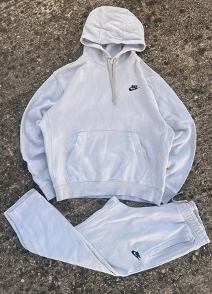Survêtement Nike tech fleece blanc cassé ( taille S-M ), marque: Nike, état: Très bon état, taille: S, 25,00 €, 26,95 € Protection acheteurs incluse
