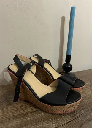 Talons compensés noirs Gémo – Taille 38 – Très bon état, marque: Gémo, état: Très bon état, taille: 38, 3,00 €, 3,85 € Protection acheteurs incluse