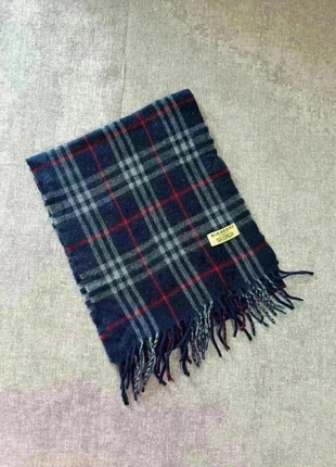 Écharpe Burberry bleu marine, marke: Burberry, zustand: Sehr gut, 45,00 €, 47,95 € beinhaltet Vinted-Käuferschutz Pro