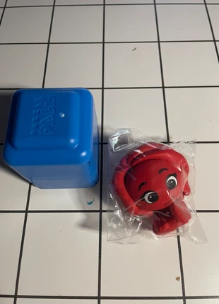 Marvel puzzle palz vedova nera versione rossa, marke: Marvel, zustand: Neu, mit Etikett, größe: Einheitsgröße, 1,00 €, 1,75 € inklusive Vinted-Käuferschutz