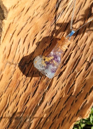 Pendentif fiole "Douceur et Positivité" en Aigue marine et Amethyste, marque: Unique, état: Très bon état, 12,00 €, 13,30 € Protection acheteurs (Pro) incluse