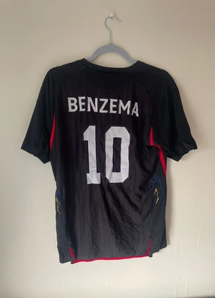 Olympique Lyonnais 2007 Away Shirt Benzema 10, brand: Umbro, condition: Very good, size: M, €75.00, €79.45 includes Buyer Protection