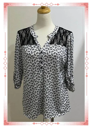 Chemise Cache-Cache courte manche 3/4 blanc imprimé blanc noir Taille L, brand: Cache Cache, condition: Very good, size: L / 40 / 12, €5.90, €6.90 includes Buyer Protection