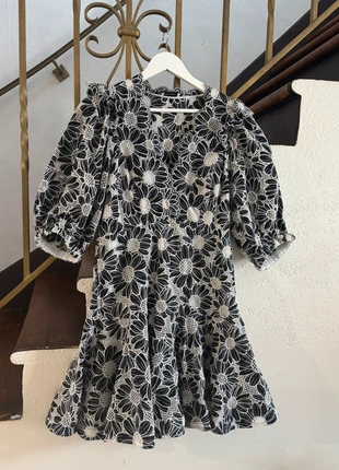 Robe Sandro fleuris broderie / T42, marque: Sandro, état: Très bon état, taille: XL / 42 / 14, 100,00 €, 105,70 € Protection acheteurs incluse