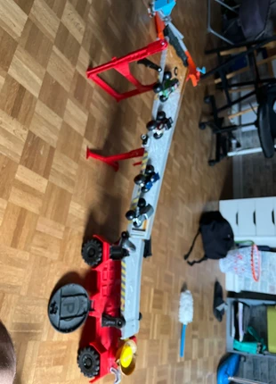 Monster Trucks Hotwheels + 4 monstres truck et 1 voiture, marke: Hot Wheels, zustand: Sehr gut, größe: Einheitsgröße, 23,00 €, 24,85 € inklusive Vinted-Käuferschutz