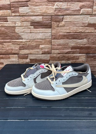 Nike x Travis Scott Jordan 1 Low OG - Reverse Mocha, marca: Jordan x Travis Scott, estado: Novo com etiquetas, tamanho: 41, €450.00, €473.20 inclui Proteção do Comprador