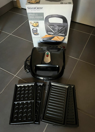 Machine à croque-monsieur avec plaques interchangeables, brand: Silvercrest, condizioni: Nuovo con cartellino, €15.00, €16.45 include la Protezione acquisti