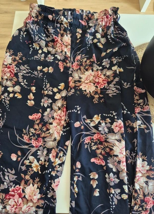 Pantalon fluide XL, zustand: Sehr gut, größe: XL / 42 / 14, 5,00 €, 5,95 € inklusive Vinted-Käuferschutz