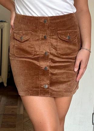 Mini gonna bottoni a costine velluto marrone tg. M-L | Brown velvet ribbed short skirt with buttons, marke: Kontatto, zustand: Sehr gut, größe: M / 38 / 10, 5,00 €, 5,95 € inklusive Vinted-Käuferschutz