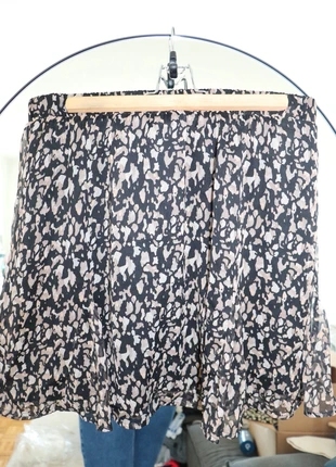 Jupe Imprimée Noire et Beige Fluide T46 VILA, merk: Vila, staat: Nieuw zonder prijskaartje, maat: XXXL / 46 / 18, € 8,00, € 9,10 inclusief Kopersbescherming