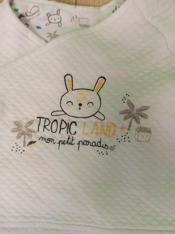 Brassière gilet bébé taille 3 mois - photo numéro 2
