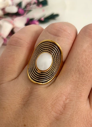 Bague ajustable dorée ovale liserés noirs et perle blanche - Acier Inoxydable, brand: Boutique Parisienne, condition: Very good, size: Adjustable, €18.00, €19.60 includes Buyer Protection Pro
