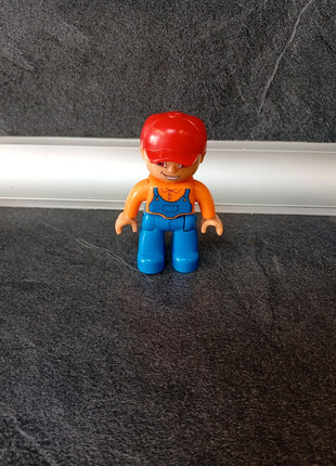 Homme avec salopette casquette lego Duplo, marque: LEGO Duplo, état: Très bon état, taille: 18-24 mois / 86 cm, 1,00 €, 1,75 € Protection acheteurs (Pro) incluse