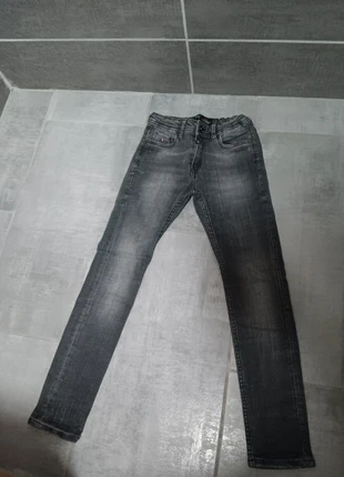 Jeans, merk: Kaporal, staat: Heel goed, maat: 10 jaar / 140 cm, € 6,00, € 7,00 inclusief Kopersbescherming