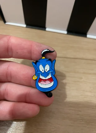 Pins Aladdin le génie, marque: Aladdin, état: Neuf sans étiquette, 8,90 €, 10,05 € Protection acheteurs incluse