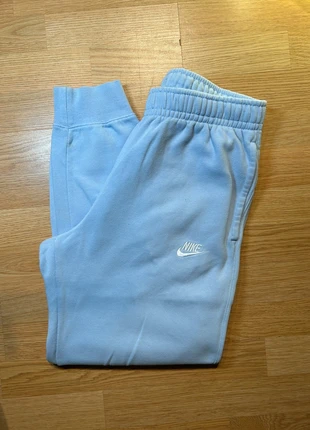 Jogging Nike club bleu ciel, marca: Nike, estado: Muito bom, tamanho: S, €35.00, €37.45 inclui Proteção do Comprador