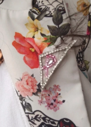 Broche ruban rose feutrine et strass, marke: Wallapops, zustand: Neu, mit Etikett, 2,00 €, 2,80 € inklusive Vinted-Käuferschutz