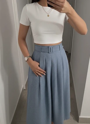 Jupe midi bleue élégante plissée avec ceinture, brand: Dila, condition: Very good, size: S / 36 / 8, €39.90, €42.60 includes Buyer Protection