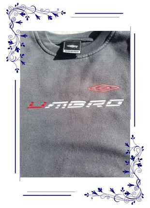 Sweet/crewneck Umbro Vintage logo brodé devant et derrière taille 12/13 ans, marque: Umbro, état: Bon état, taille: 13 ans / 158 cm, 6,00 €, 7,00 € Protection acheteurs incluse