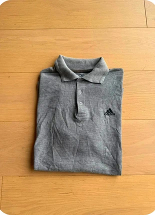 Magnifique Polo Adidas classique vintage, marca: adidas, estado: Muito bom, tamanho: XL, €7.40, €8.47 inclui Proteção do Comprador