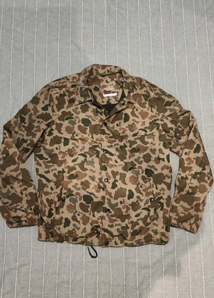 American Eagle  Camo Coach Jacket / Duck Camouflage / Snap Button Windbreaker, merk: American Eagle, staat: Heel goed, maat: M, € 7,00, € 8,05 inclusief Kopersbescherming