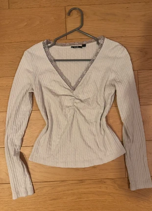 White Long sleeve top coquette style, marque: Kiabi, état: Neuf sans étiquette, taille: XS / 34 / 6, 11,00 €, 12,25 € Protection acheteurs incluse