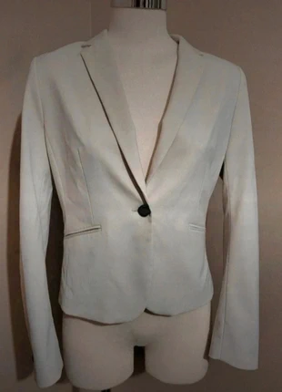 Très belle veste tailleur H&M 38, marke: H&M, zustand: Sehr gut, größe: M / 38 / 10, 3,50 €, 4,38 € beinhaltet Vinted-Käuferschutz Pro
