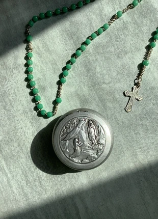 Très beau petit chapelet dans sa jolie boîte, marque: Religieux, état: Très bon état, 11,00 €, 12,25 € Protection acheteurs incluse