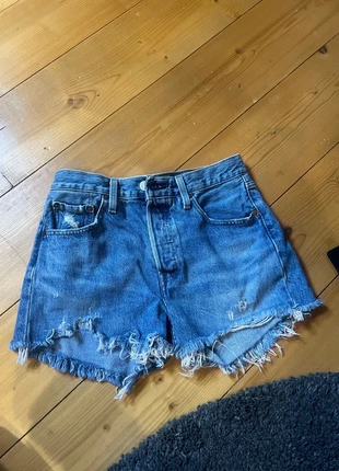 jeans corti levi's, marca: Levi's, estado: Nuevo sin etiquetas, tamaño: S / 36 / 8, 22,00 €, 23,80 € Protección al comprador incluida