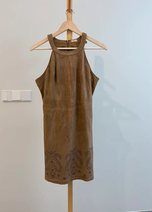 Vestido de ante marrón Hollister – Talla L – Estilo boho y cuello halter, merk: Hollister, staat: Heel goed, maat: L / 40 / 12, € 6,00, € 7,00 inclusief Kopersbescherming