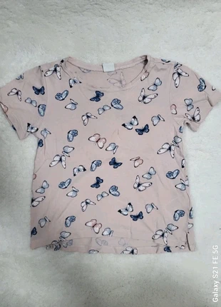 H&M T-Shirt – Größe 104 – 100% Baumwolle – Rosé mit Schmetterlingsprint, marque: H&M, état: Bon état, taille: 4 ans / 104 cm, 1,30 €, 2,07 € Protection acheteurs incluse