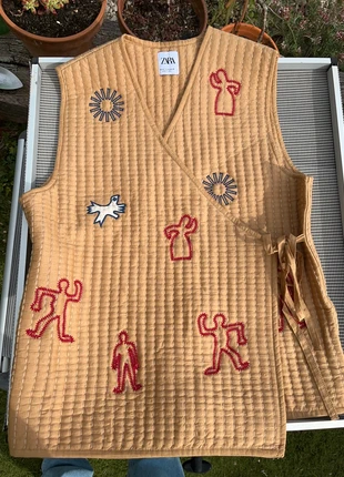 Magnifique gilet cardigan matelassé brodé, marke: Zara, zustand: Neu, größe: M / 38 / 10, 23,00 €, 24,85 € inklusive Vinted-Käuferschutz