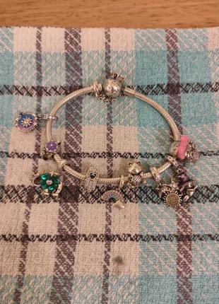 Pulsera con 9 charms, marque: Joyeria, état: Très bon état, 60,00 €, 63,70 € Protection acheteurs incluse