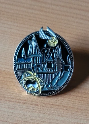 Pins Poudlard Vif d'or - Harry Potter, merk: Harry Potter, staat: Heel goed, € 5,00, € 5,95 inclusief Kopersbescherming
