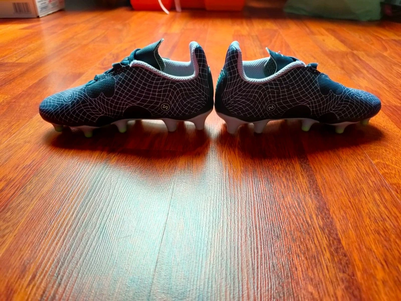 Chaussure de foot garçon taille 28 - photo numéro 2