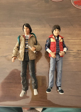 Figurine Stranger Things lot de 2, marque: Stranger Things, état: Neuf sans étiquette, taille: Taille unique, 25,00 €, 25,95 € Protection acheteurs incluse