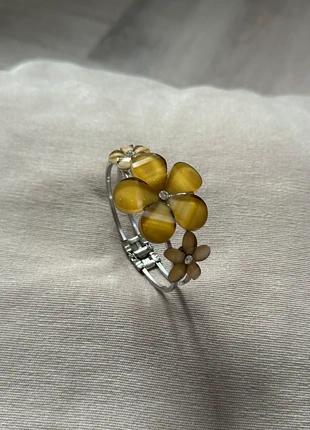 Beautiful flower bracelet, brand: Brand Unknown, condition: Very good, £2.75, £3.59 includes Buyer Protection