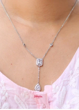 Collier y argentée à strass et goutte acier inoxydable, marque: Boutique indépendante, état: Neuf sans étiquette, 15,00 €, 16,45 € Protection acheteurs incluse