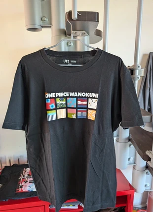 Tshirt wanokuni one piece ut, merk: UT, staat: Nieuw zonder prijskaartje, maat: M, € 5,00, € 5,95 inclusief Kopersbescherming