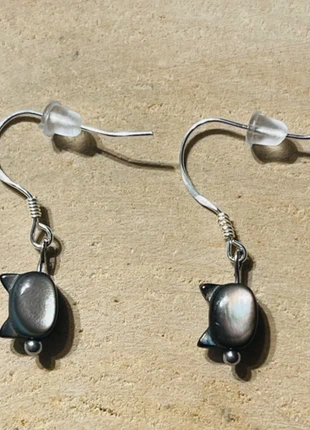 Paire de boucles d'oreilles Chat en Nacre et Argent 925, marque: bo argent 925 nacre, état: Neuf sans étiquette, 10,00 €, 11,20 € Protection acheteurs (Pro) incluse