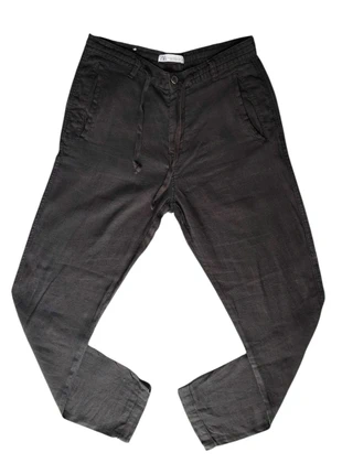 Pantalon noir Zara ajusté – Coupe moderne et confortable, brand: Zara, condizioni: Ottime, taglia: M / IT 42 / EU 38, €22.00, €23.80 include la Protezione acquisti