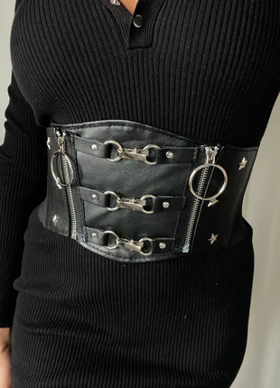 Black Corset Belt with Silver Details 2 in 1 Modular Design for Woman One Size, état: Très bon état, taille: 70 cm, 23,00 €, 24,85 € Protection acheteurs incluse