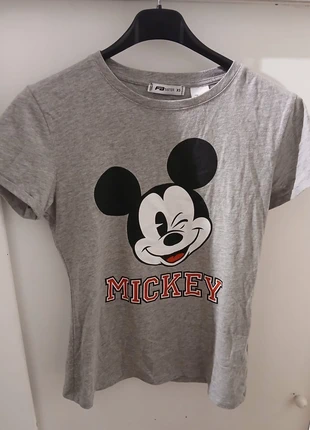 Tee shirt Mickey, brand: Disney, condition: Good, size: XS, €2.50, €3.33 includes Buyer Protection