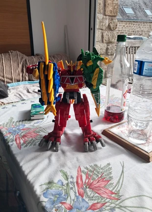 Megazord dx dinocharge, marca: Power Rangers, estado: Muito bom, tamanho: 4 anos / 104 cm, €30.00, €32.20 inclui Proteção do Comprador