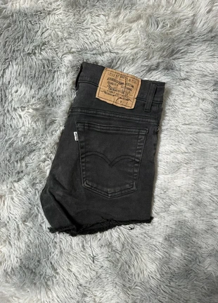 Short en Jean Levi's Noir W26 SH054, marque: Levi's, état: Très bon état, taille: S / 36 / 8, 16,00 €, 17,50 € Protection acheteurs (Pro) incluse