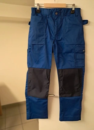 Werkbroek maat 46 ( zie foto met maat ), merk: WORKWEAR, staat: Nieuw zonder prijskaartje, maat: S, € 10,00, € 11,20 inclusief Kopersbescherming