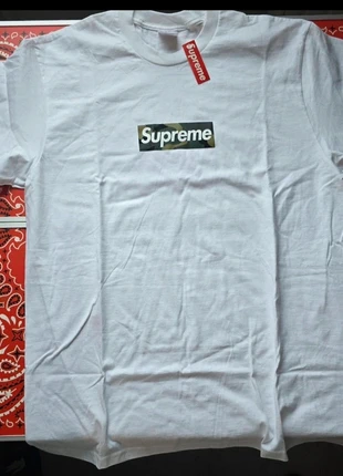 Supreme box logo, marke: Supreme, zustand: Neu, mit Etikett, größe: L, 120,00 €, 126,70 € inklusive Vinted-Käuferschutz